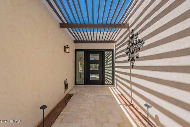 Foto del edificio - 8338 E San Rafael Dr