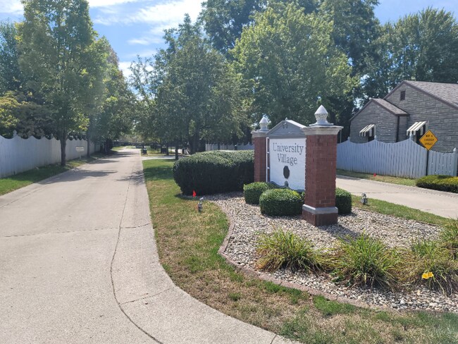 Foto del edificio - 603 Ravens Lake Dr