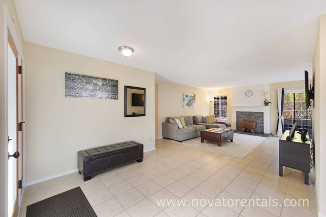 Foto del edificio - 2450 Center Rd