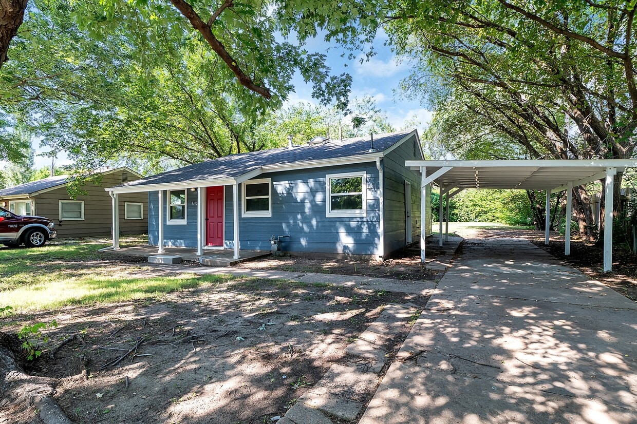 Primary Photo - 3325 S Fern St