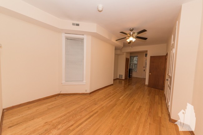 Foto del edificio - 1208 W Wrightwood Ave