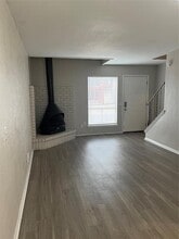 Building Photo - 401 NW 24th St