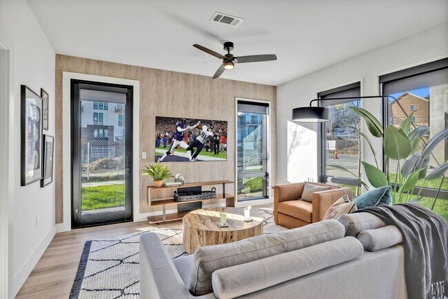 Building Photo - 2 Bedroom Townhome in Nashville