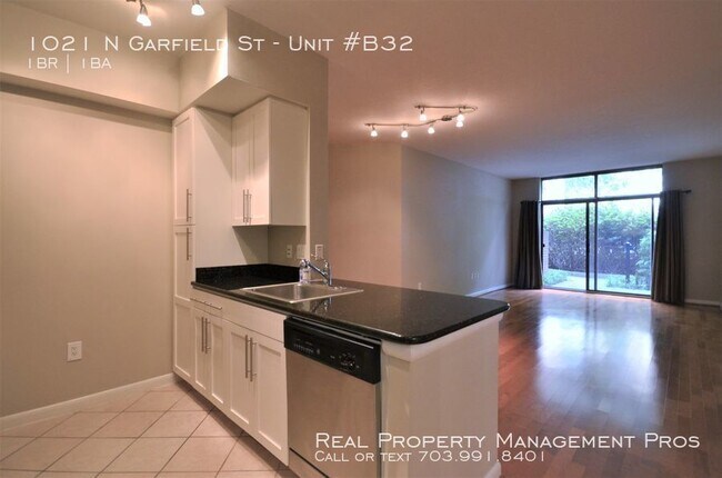 Building Photo - 1021 N Garfield St