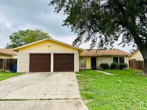 Building Photo - 2914 Lakeland Dr