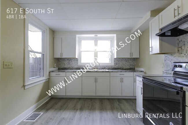 Building Photo - 617 E South St