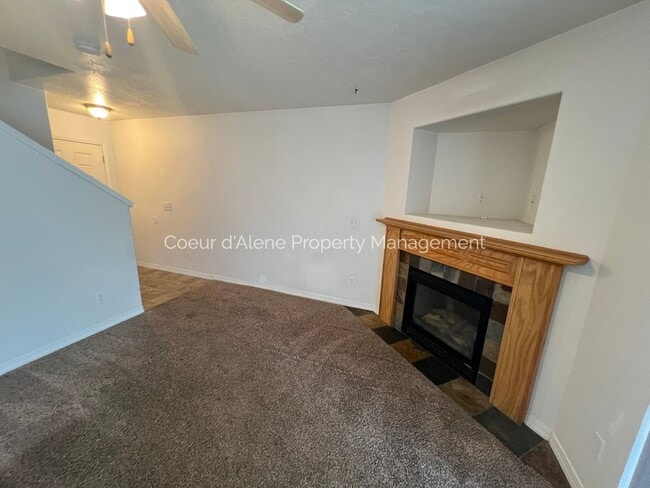 Building Photo - 3 bed, 2 bath house up the street from The...