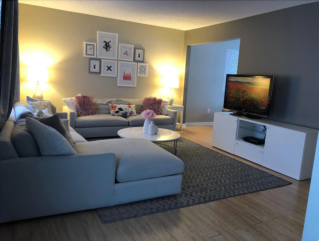 Foto principal - 3338 7th St NW