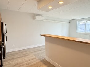 Building Photo - 471 Tecumseh Rd W