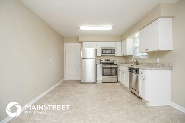 Foto del edificio - 204 Lake Farm Rd