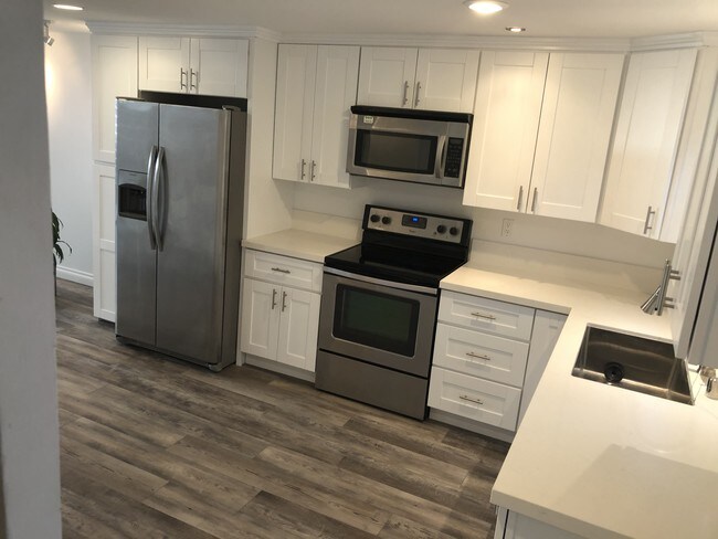 newly remodeled kitchen - 4057 Brant St