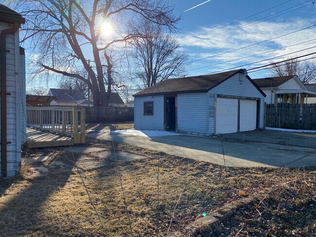 Building Photo - 3 Bedroom 2 Bath Home In Roseville