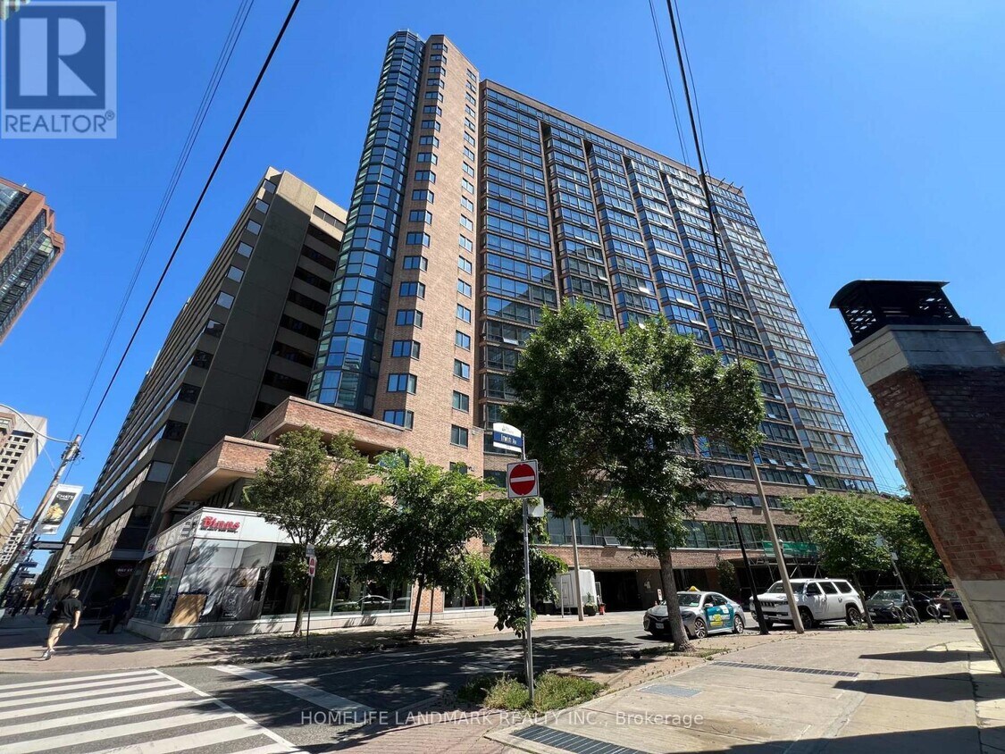 Photo principale - 1055-1055 Bay St.