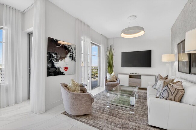 Building Photo - 155 E Boca Raton Rd