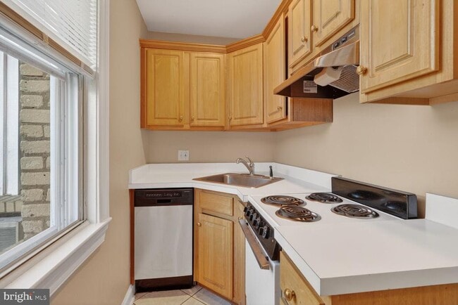 Foto del edificio - 1820 Swann St NW