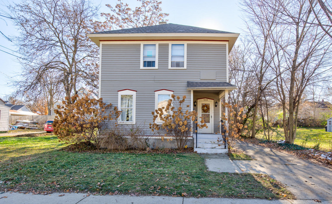 Front of Duplex - 634 Sherman St SE