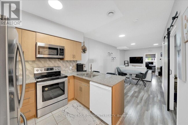 Building Photo - 7405 Goreway Dr