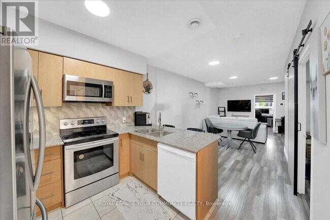 Photo du bâtiment - 7405 Goreway Dr