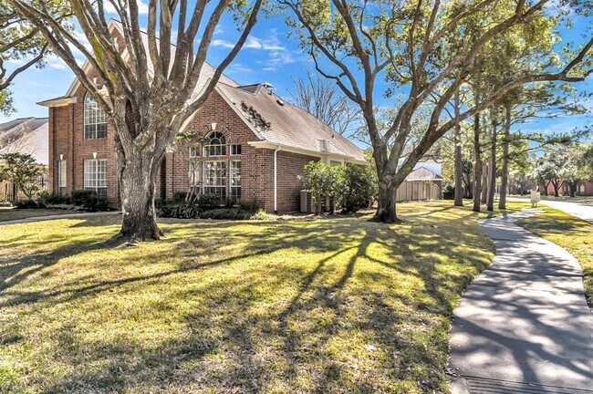 Building Photo - 1339 Blackthorne Dr
