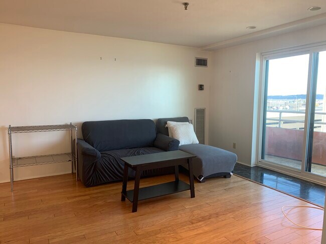 Foto del edificio - 382 Ocean Ave