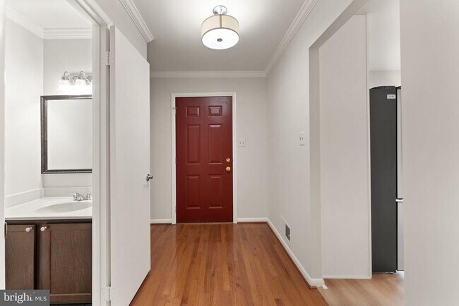 Foto del edificio - 2841 Sutton Oaks Ln