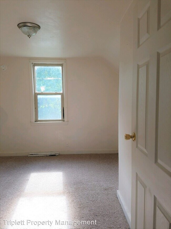 Building Photo - 4 br, 2 bath House - 4226 Lincoln Swing