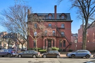 Building Photo - 166 Marlborough St