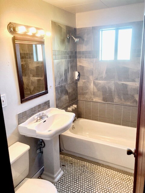 Freshly painted and renovated kitchen - 4151 NE 142nd St