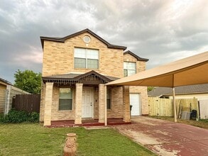 Building Photo - 215 Lipan Dr