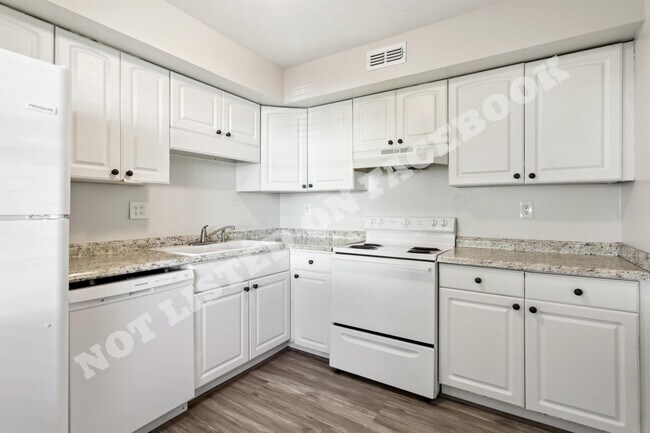 Foto del edificio - 805 Biltmore Dr