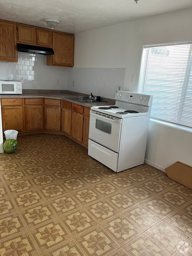 Building Photo - 3139 S Marseilles Way