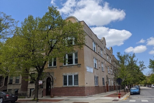 Building Photo - Harris Point Chicago