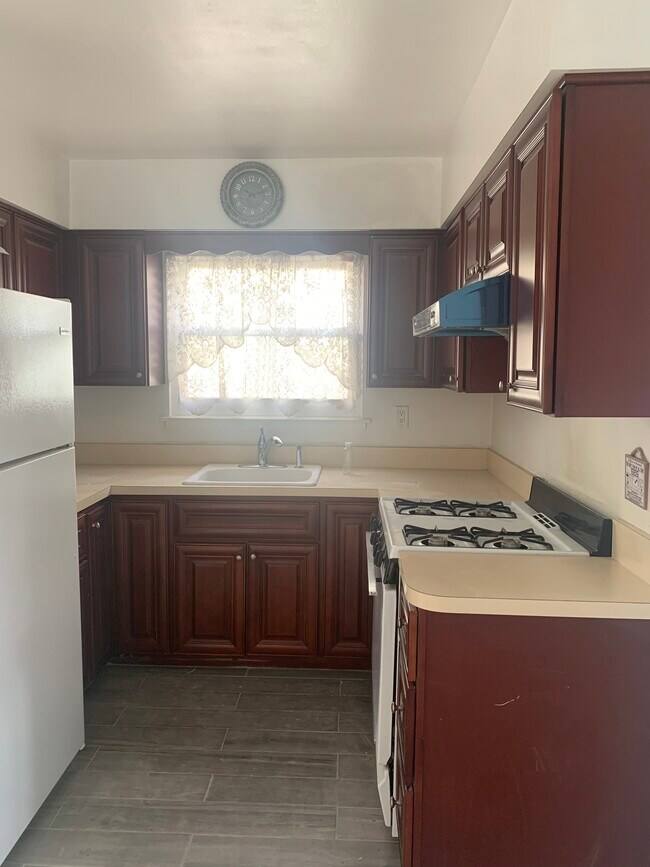 Foto del edificio - 107 Forest St