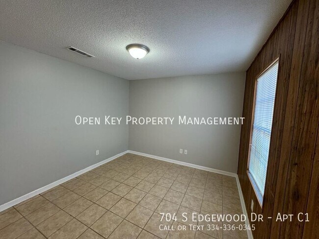 Foto del edificio - 704 S Edgewood Dr