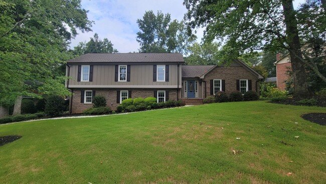 4 bed, 2.5 Bath Home Available in Sugar Creek - 4 bed, 2.5 Bath Home Available in Sugar Creek