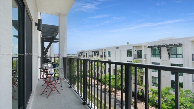 Foto del edificio - 8301 NW 41st St