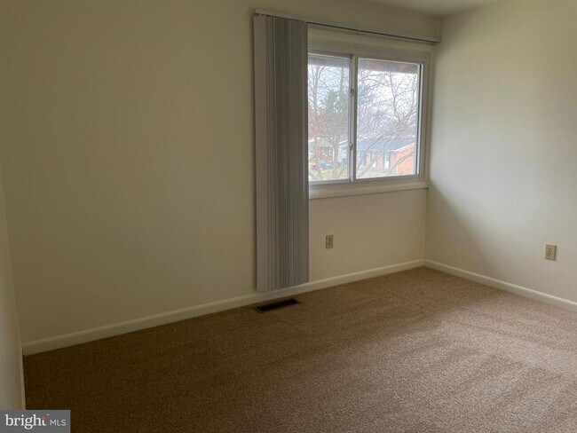 Building Photo - 904 Taney Ave