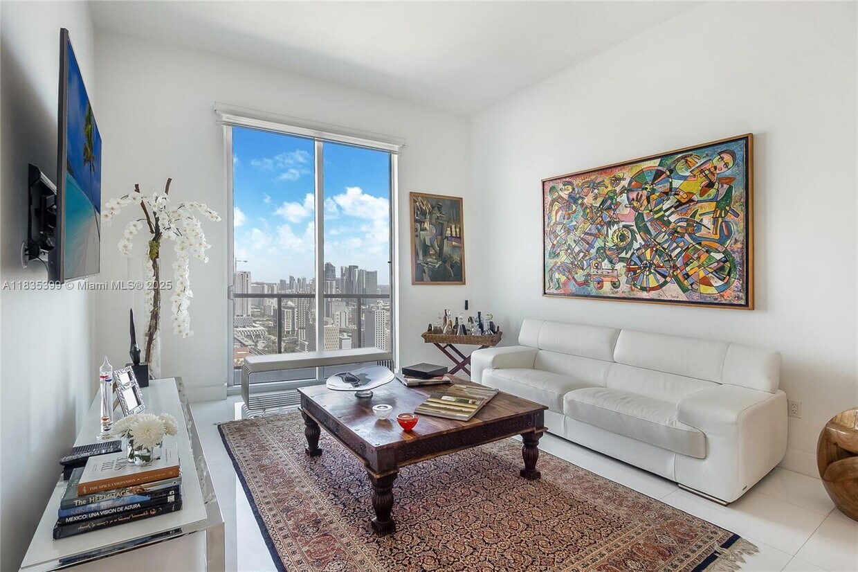 Foto principal - 185 SW 7th St