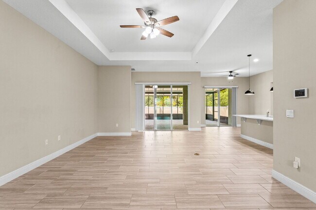 Foto del edificio - Spacious 4-Bedroom Home with 3 Full Baths ...