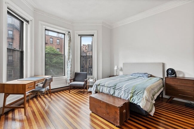 Building Photo - 389 Beacon St