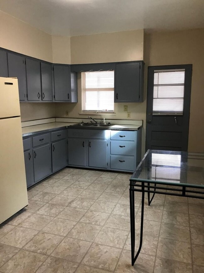 Foto del edificio - 5833 Curry Rd