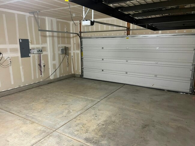 Foto del edificio - 3261 Haskell Way