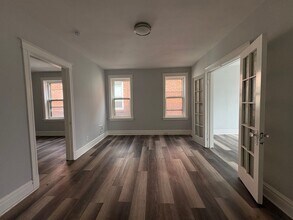 Building Photo - 5027 S Broadway St