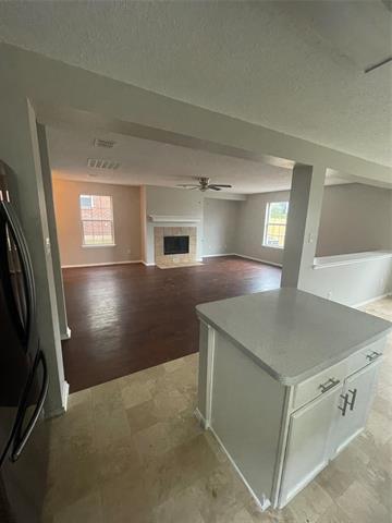 Foto del edificio - 1632 Timber Glen Dr