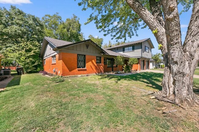 Building Photo - 5720 Wharton Dr
