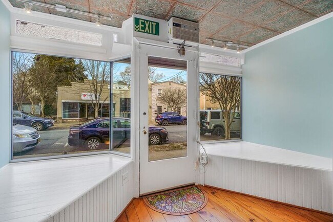 Foto del edificio - 1109 Caroline St