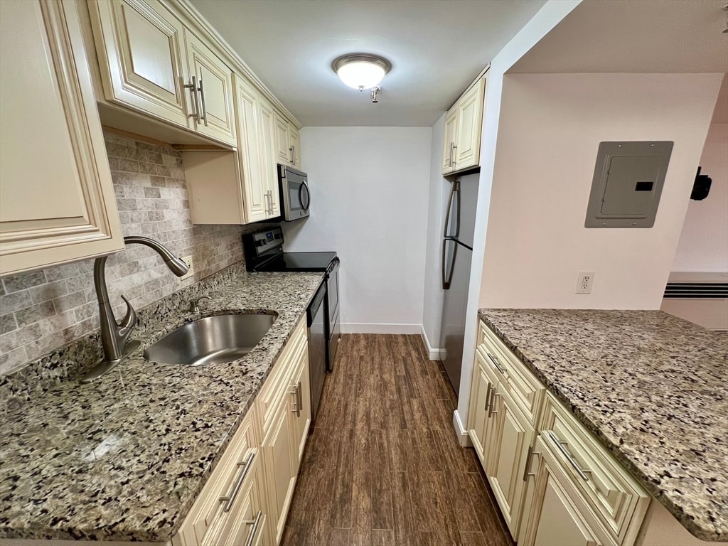 Foto del edificio - 244 Beacon St