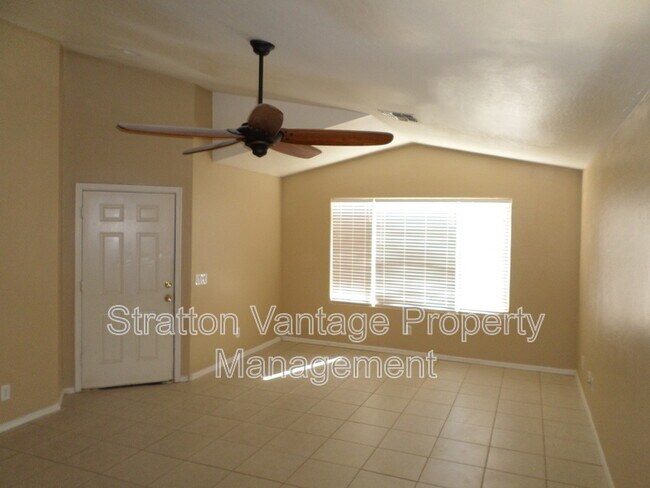 Foto del edificio - 7182 W Stella Ave