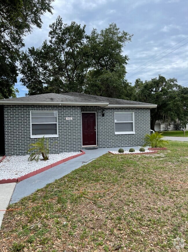 Building Photo - 302 Bailey Ln