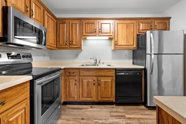 Building Photo - NEW! 2 Bedroom/2 Bath Condo-Mt Pleasant